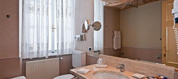 22 rooms Villa in Lucca, Italy No. 118464 12