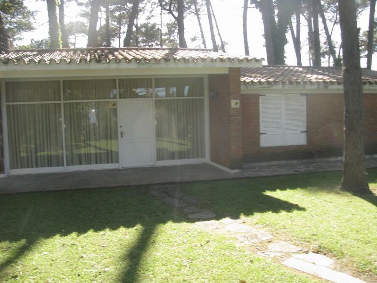 3 bedrooms House in Maldonado, Uruguay No. 3655