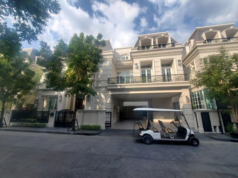 4 bedrooms Cafe / restaurant in Bangkok, Thailand No. 6314