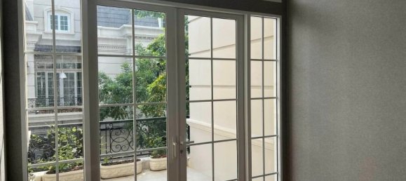 4 bedrooms Cafe / restaurant in Bangkok, Thailand No. 6314 10