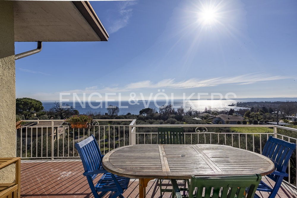 Квартира с 2 спальнями в Манерба дель Гарда, Италия № 127231