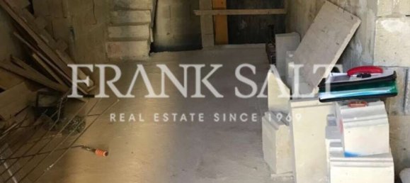 Laden in Mosta, Malta 33m², Nr. 12122 2