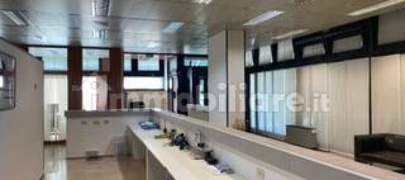 Коммерческая недвижимость с 3 комнатами в Сеттимо Миланезе, Италия № 15754 25