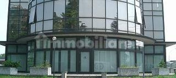 Коммерческая недвижимость с 3 комнатами в Сеттимо Миланезе, Италия № 15754 2