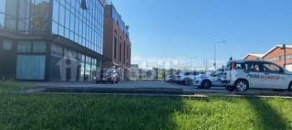 Коммерческая недвижимость с 3 комнатами в Сеттимо Миланезе, Италия № 15754 13