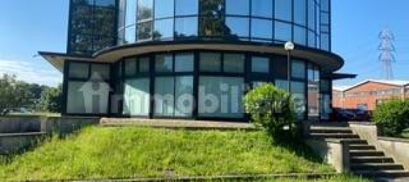 Коммерческая недвижимость с 3 комнатами в Сеттимо Миланезе, Италия № 15754 7