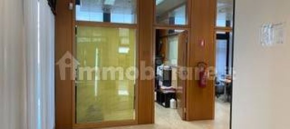 Коммерческая недвижимость с 3 комнатами в Сеттимо Миланезе, Италия № 15754 14