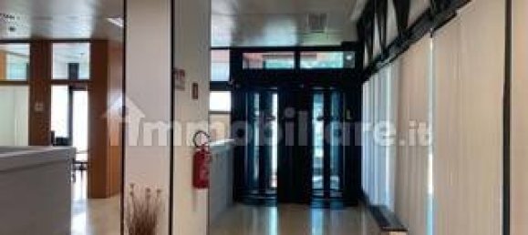 Коммерческая недвижимость с 3 комнатами в Сеттимо Миланезе, Италия № 15754 28