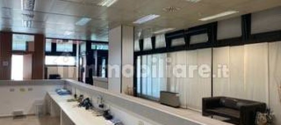 Коммерческая недвижимость с 3 комнатами в Сеттимо Миланезе, Италия № 15754 16