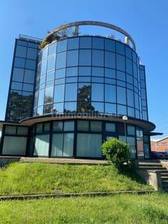 Коммерческая недвижимость с 3 комнатами в Сеттимо Миланезе, Италия № 15754