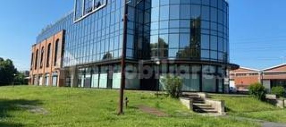 Коммерческая недвижимость с 3 комнатами в Сеттимо Миланезе, Италия № 15754 8