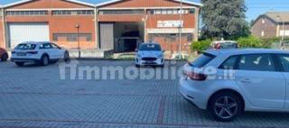 Коммерческая недвижимость с 3 комнатами в Сеттимо Миланезе, Италия № 15754 20