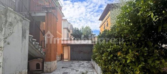 3 rooms Apartment in Tivoli, Italy No. 280190 20