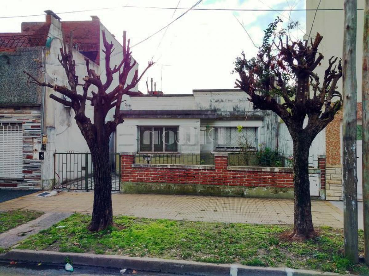 103m² Land in Lanus, Argentina No. 36127