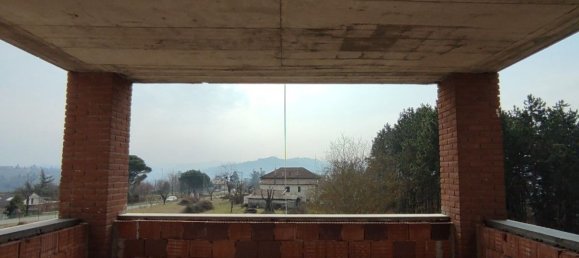 8 rooms House in Acqui Terme, Italy No. 129403 2