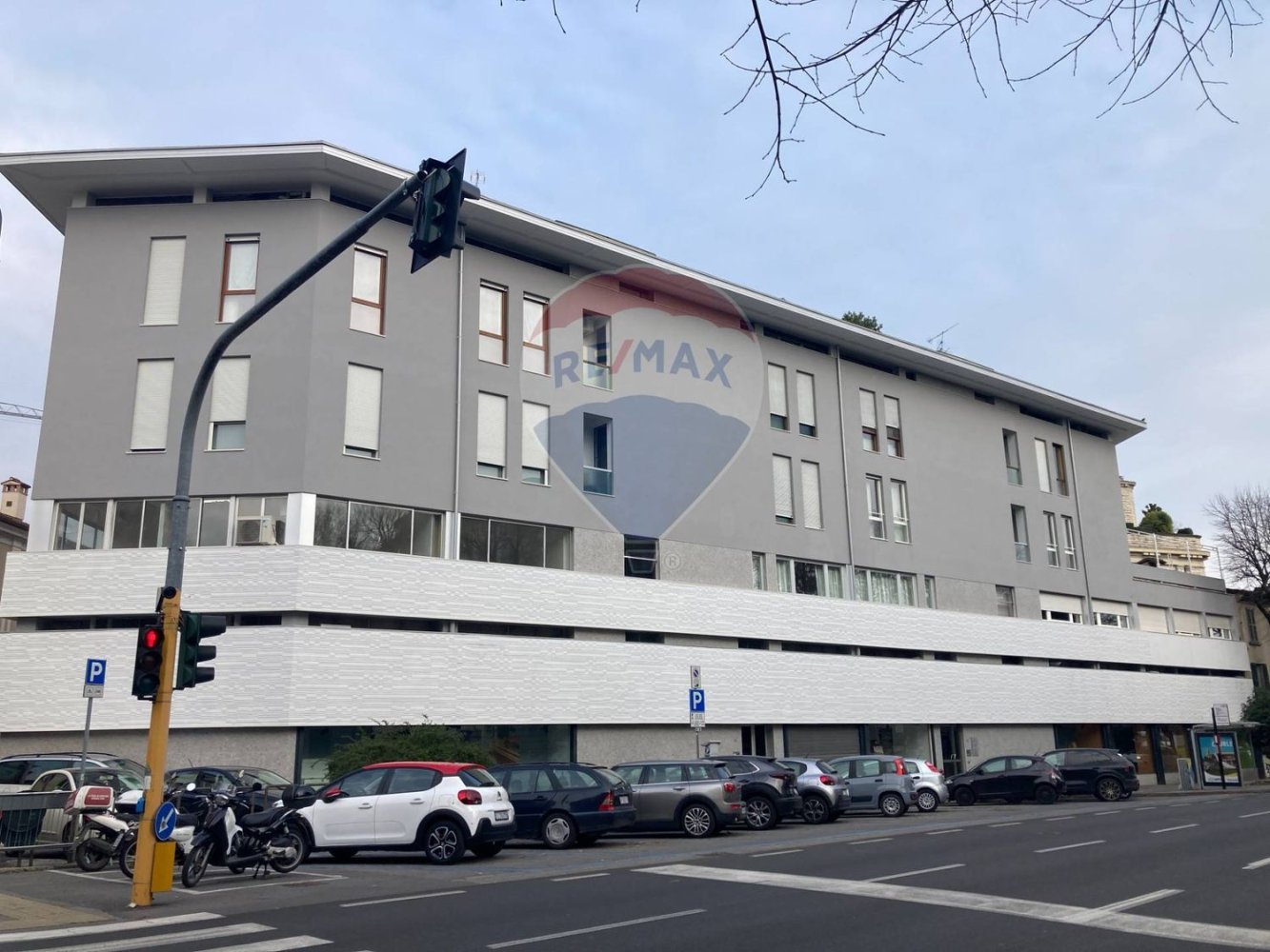 1490m² Commercial property in Brescia, Italy No. 145652