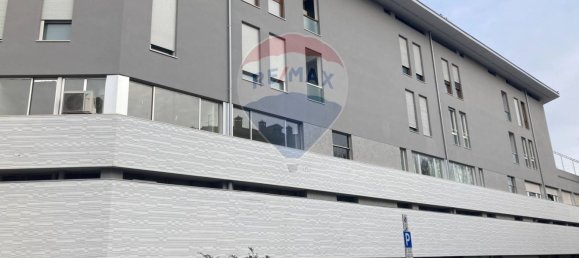 1490m² Commercial property in Brescia, Italy No. 145652 3