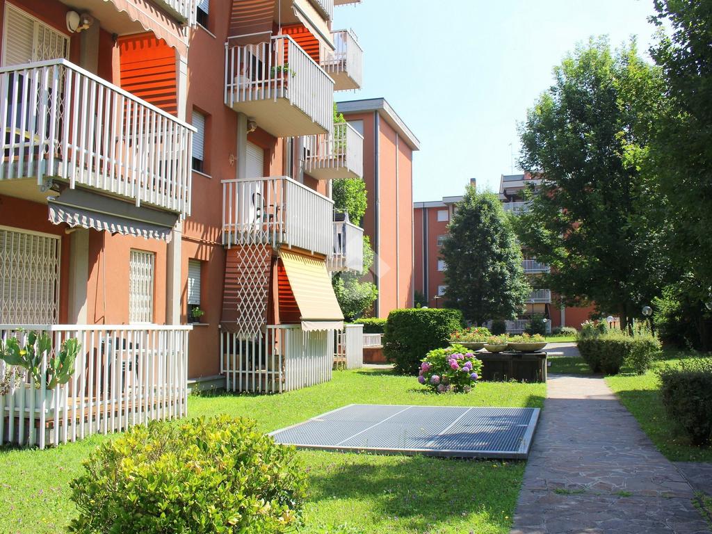 Квартира с 1 спальней в Корнаредо, Италия № 324777