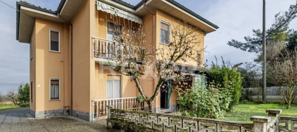 3غرفة شقة في Castelnuovo Bocca d'Adda, Italy رقم 157106 22