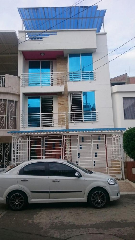 5 bedrooms House in Valle del Cauca, Colombia No. 3555