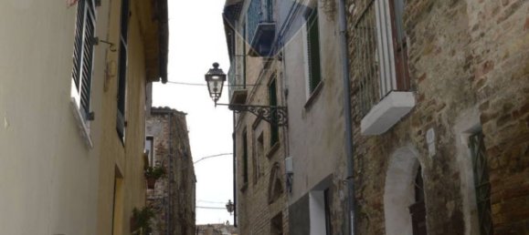 Квартира с 2 комнатами в Пенне, Италия № 303490 4