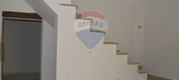 Квартира с 2 комнатами в Пенне, Италия № 303490 8