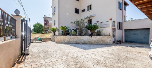 Квартира с 3 спальнями в Фьюмичино, Италия № 365245 9