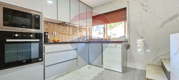 Дом с 4 спальнями в Гимарайнш, Португалия № 183310 15