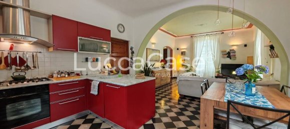 2 bedrooms Villa in Capannori, Italy No. 269291 2