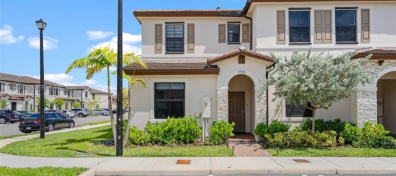 3 bedrooms Duplex for sale in Miami, Miami-Dade, Florida, USA № 614382 3