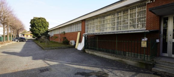 3100m² Warehouse in Turin, Italy No. 219089 2
