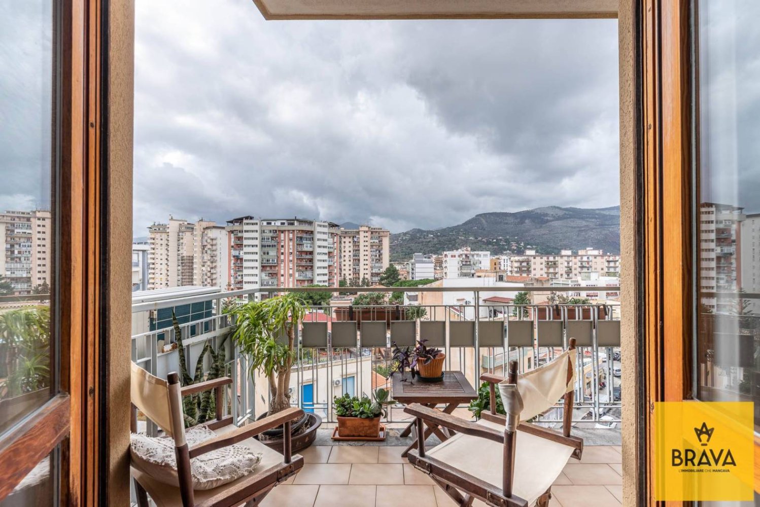 3 bedrooms Apartment in Palermo, Italy No. 359099