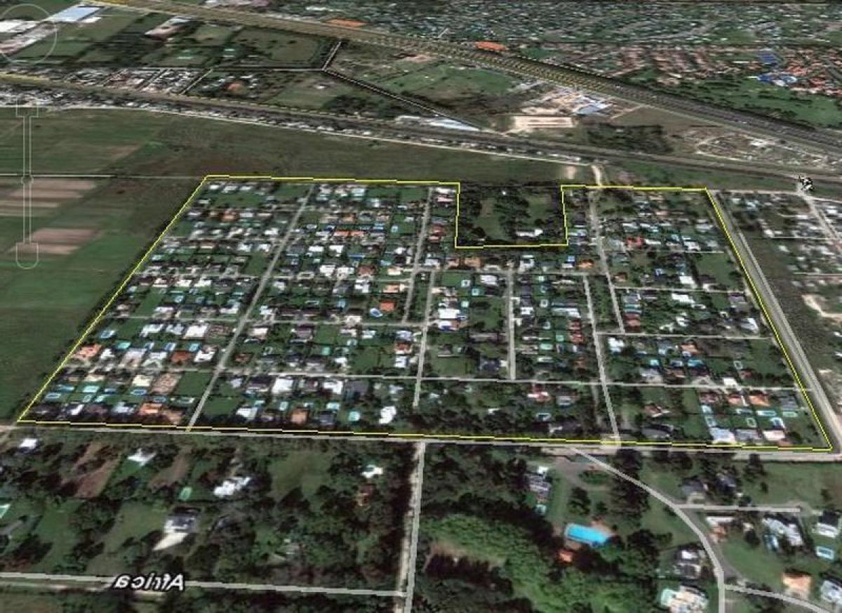  Land in Escobar, Argentina No. 112545