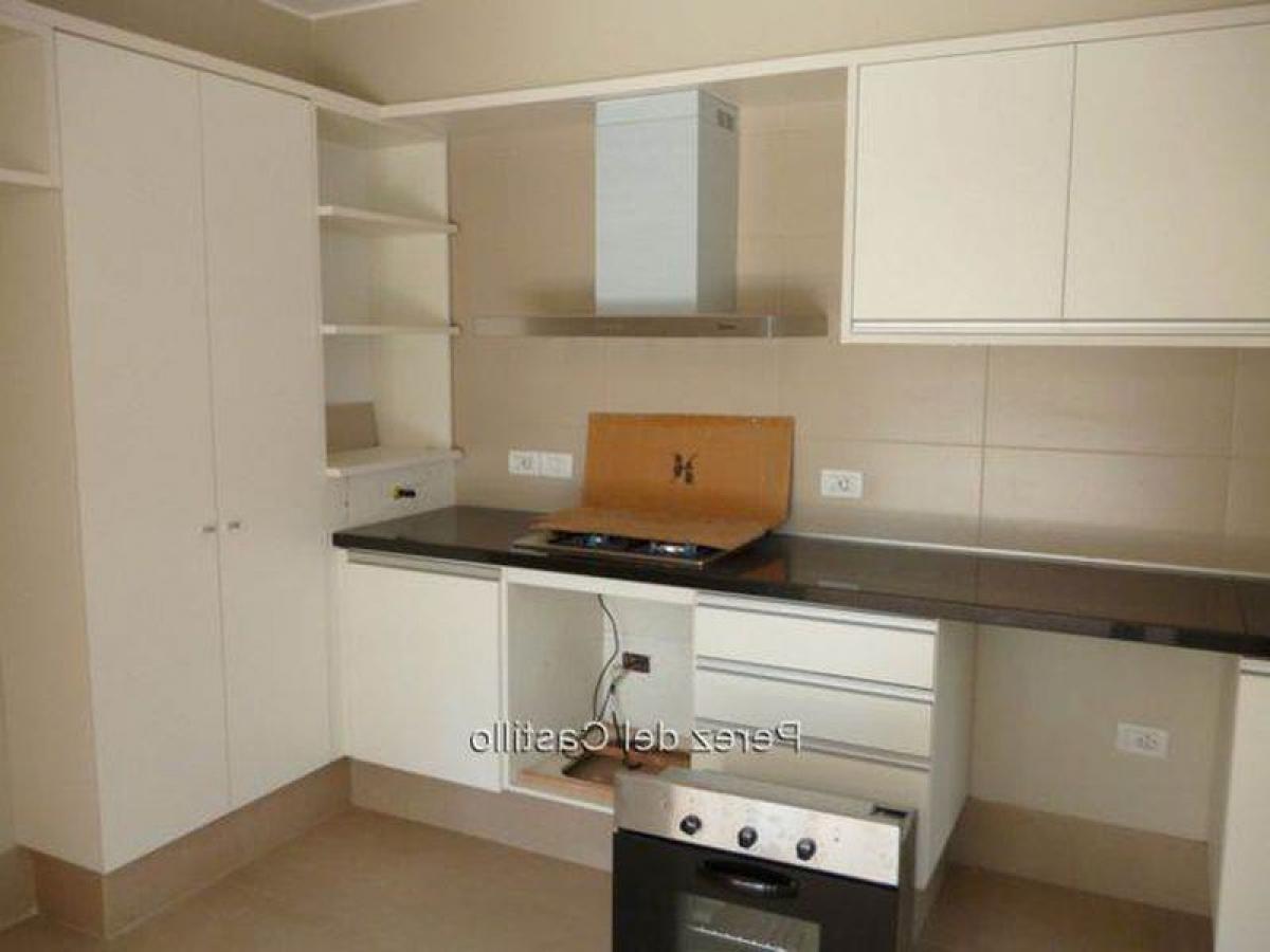 Studio in Montevideo, Uruguay No. 8103