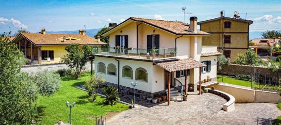 Villa de 4 habitaciónes en Labico, Italy No. 28202 3