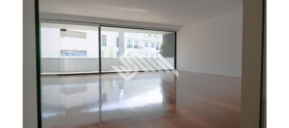 3 Schlafzimmer Wohnung in Porto, Portugal, Nr. 132201 4