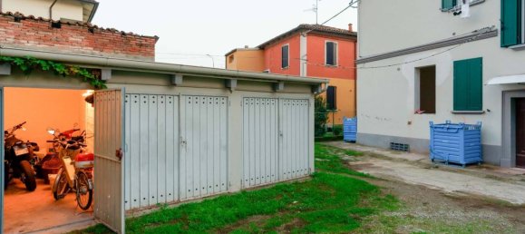 4 rooms Apartment in Bologna, Italy No. 17798 21