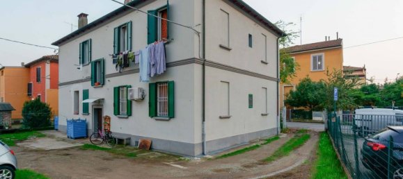 4 rooms Apartment in Bologna, Italy No. 17798 19