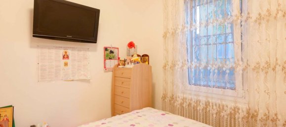 4 rooms Apartment in Bologna, Italy No. 17798 5