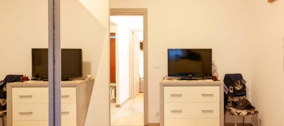 4 rooms Apartment in Bologna, Italy No. 17798 16