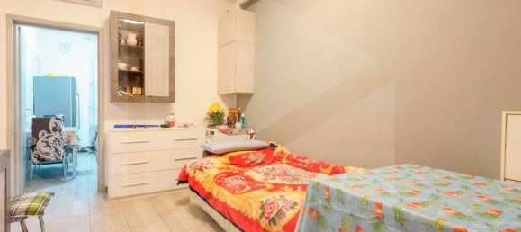 4 rooms Apartment in Bologna, Italy No. 17798 32
