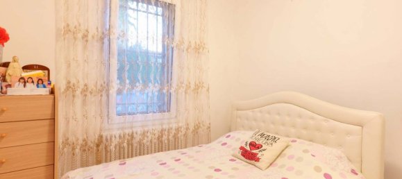 4 rooms Apartment in Bologna, Italy No. 17798 4