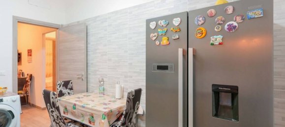 4 rooms Apartment in Bologna, Italy No. 17798 3