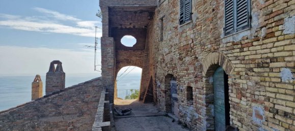 6 rooms House in Grottammare, Italy No. 103189 4