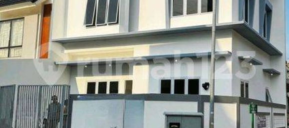 3 bedrooms House in Jakarta, Indonesia No. 2456 12