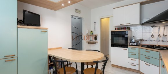 3 rooms Apartment in Orio al Serio, Italy No. 9386 6