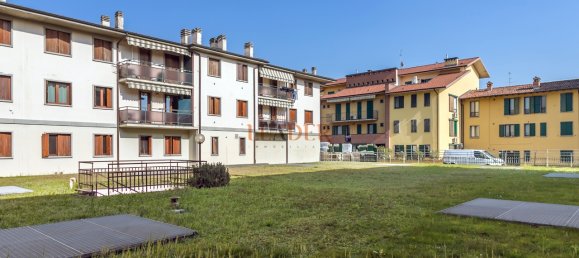 3 rooms Apartment in Orio al Serio, Italy No. 9386 26