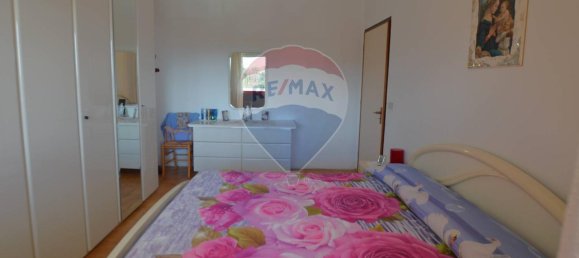 5 rooms Apartment in Savona, Italy No. 38761 24