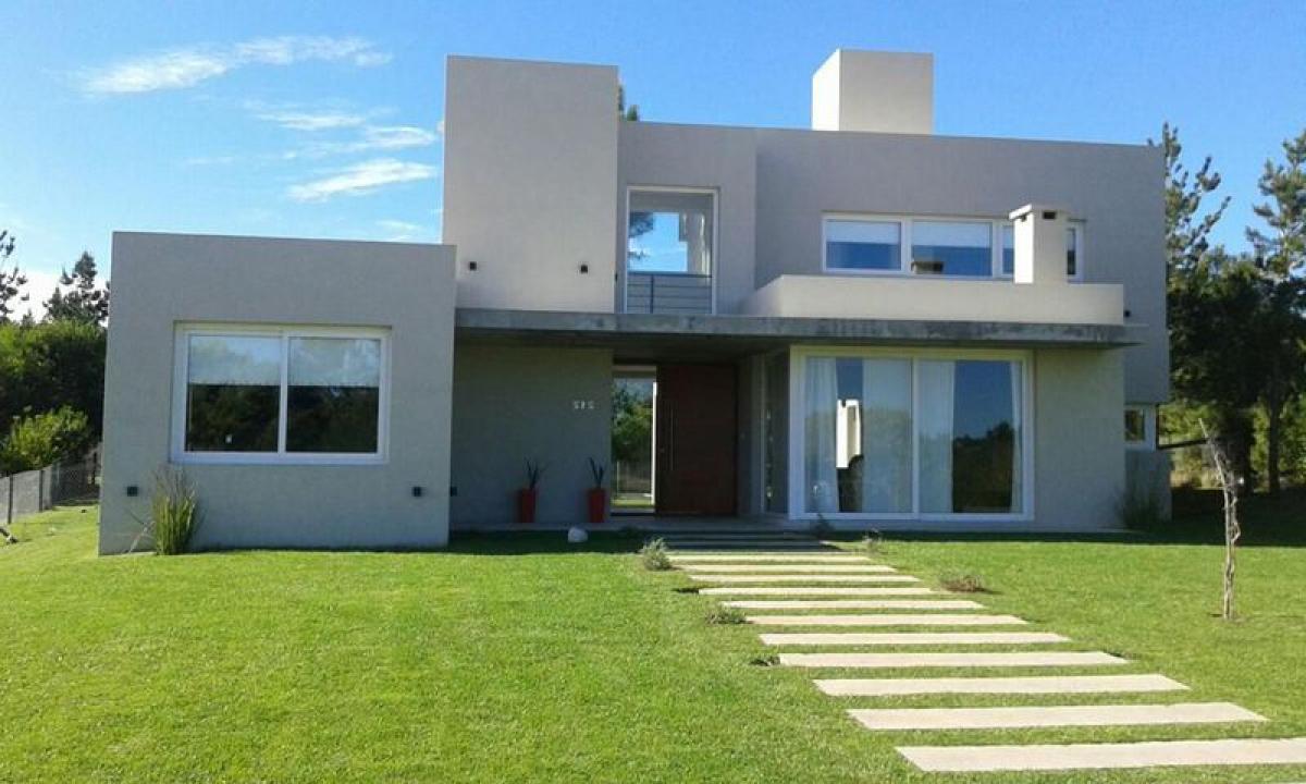 4 bedrooms House in Mar del Plata, Argentina No. 95025