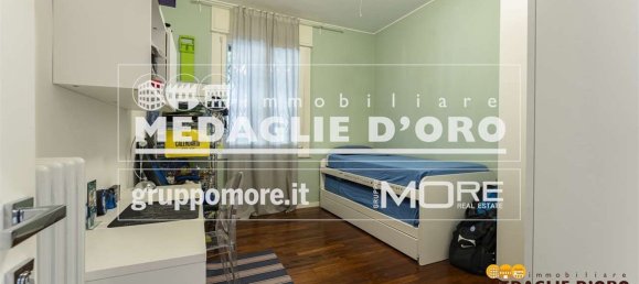 5 bedrooms Apartment in Modena, Italy No. 326395 12